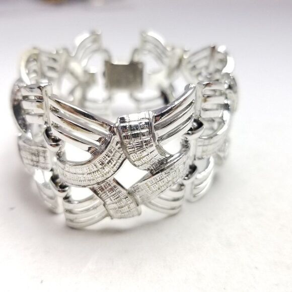 Vintage Coro Wide Panel Silver Tone Bangle Bracelet, Chunky Statement Design - Picture 2 of 6